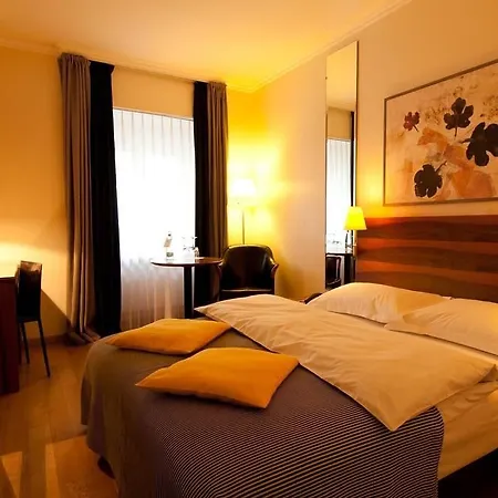 Plaza Hotel 4*