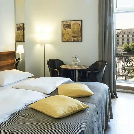 Plaza Hotel 4*
