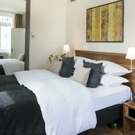 Plaza Hotel 4*