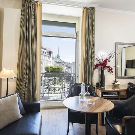 Hotel Plaza 4*