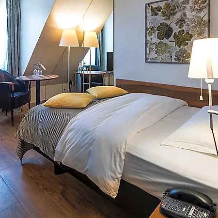 Plaza 4* Zürich