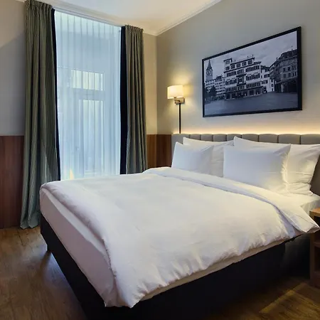 Hotel Plaza 4*