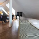 セントラル プラザ ホテル 4*