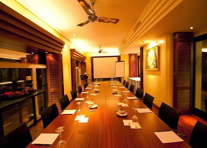 中央广场酒店 4*